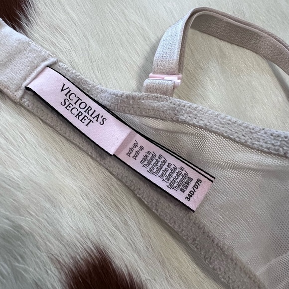Victoria’s Secret Nude Lace Push Up Bra - Picture 10 of 11